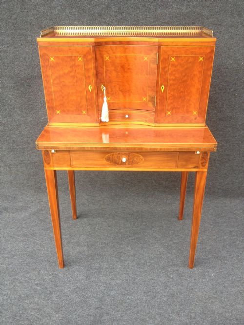 A Top Quality Ladies Writing Table/bonheur Du Jour/desk
