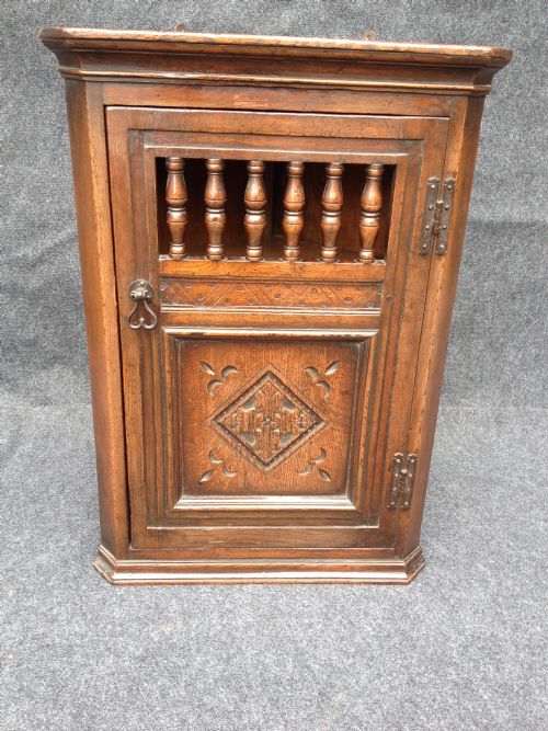 Ipswich Oak Hanging Cheese Cupboard (C.1920)