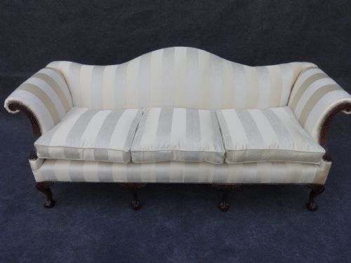 Antique Mahogany Hump Backed Sofa,settee