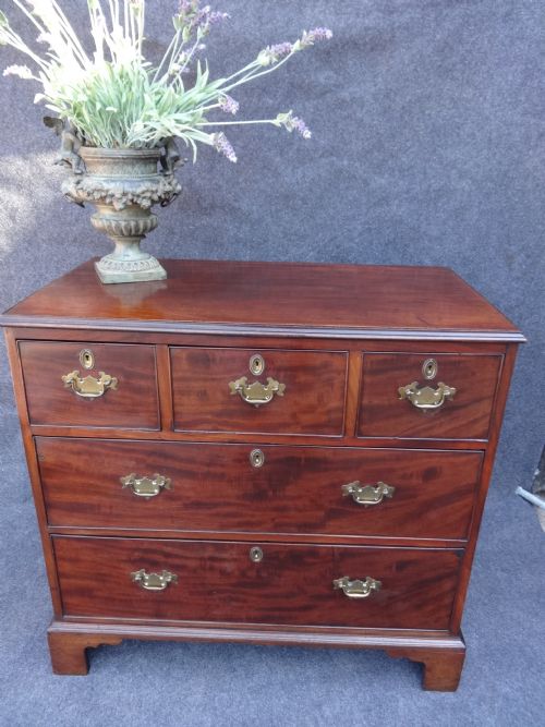 Georgian Mahogany Chest of Drawers