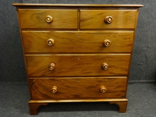 Victorian Mahogany Chest of Drawers