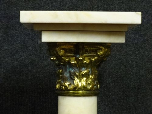 STUNNING MARBLE COLUMN WITH BRASS LAMP - ADDITIONAL PHOTO 2