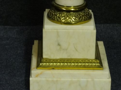 STUNNING MARBLE COLUMN WITH BRASS LAMP - ADDITIONAL PHOTO 3