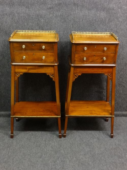 Excellent Pair Mahogany Lamp Tables/beside Chests
