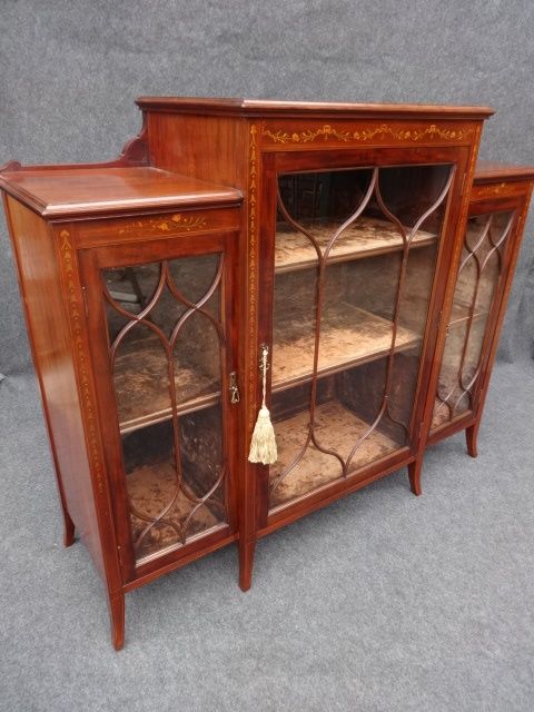 Top Quality Inlaid Mahogany Display Cabinet