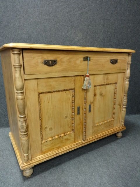 Good Pine Side Cabinet, Cupboard.