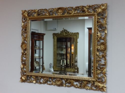 Good Carved Giltwood Wall Mirror