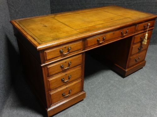 Victorian Mahogany Pedestal Desk