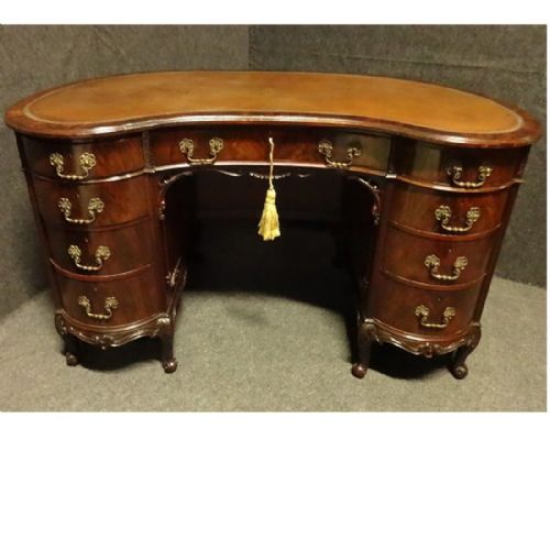 Top Quality Chippendale Mahogany Kidney Desk