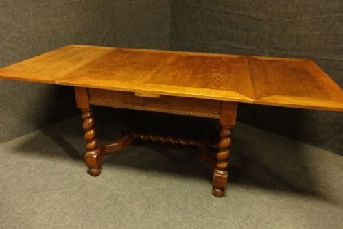 Large Solid Oak Draw Leaf Dining Table