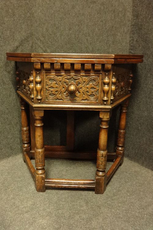 Oak Credence Table
