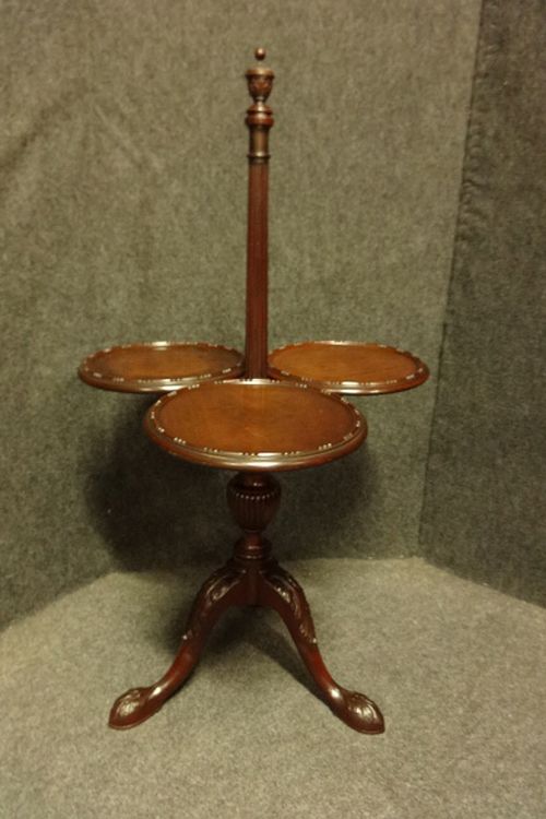 Lovely Mahogany Cakestand