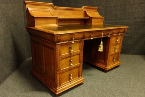 Superb Freestanding Golden Oak Pedestal Desk