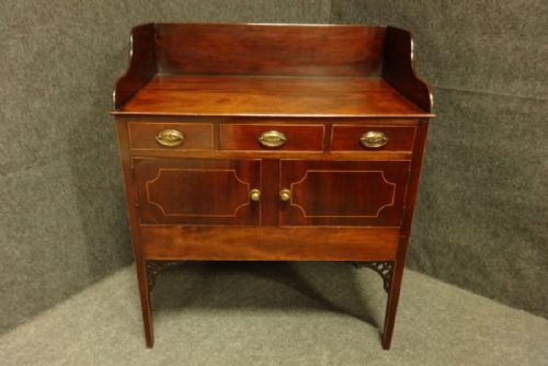 Very Good Inlaid Georgian Mahogany Washstand