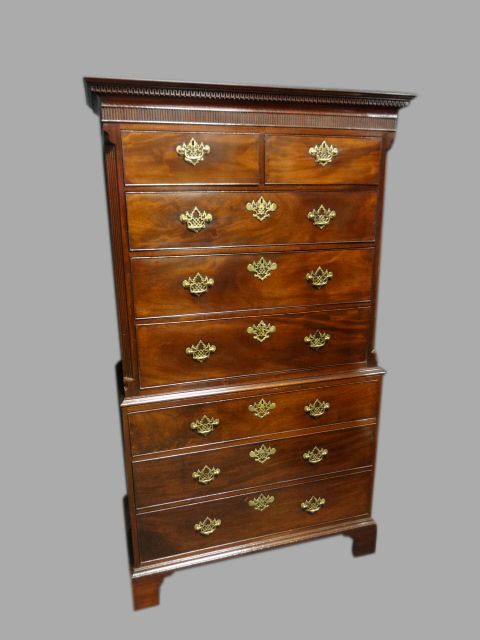 Excellent Quality Georgian Mahogany Chest on Chest of Drawers