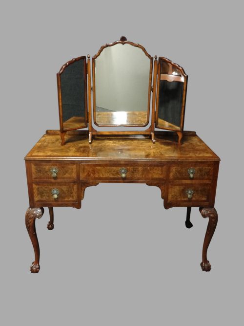 Excellent Quality Burr Walnut Dressing Table with Dressing Mirror