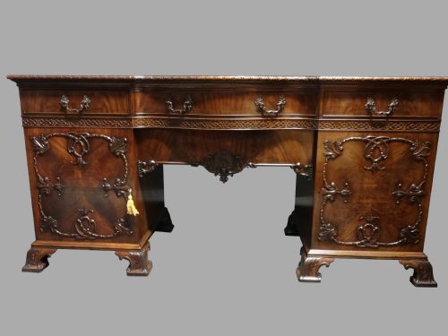 Outstanding Serpentine Mahogany Buffett Sideboard