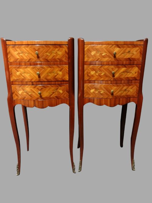 Good Pair French Serpentine Kingwood Bedside Chests of Drawers