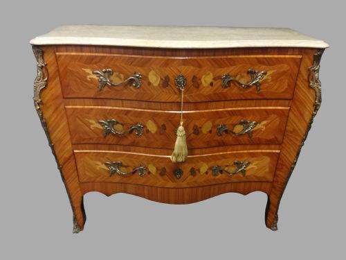 Excellent Kingwood Commode Chest of Drawers