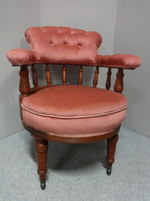 Very Good Victorian Walnut Desk Chair