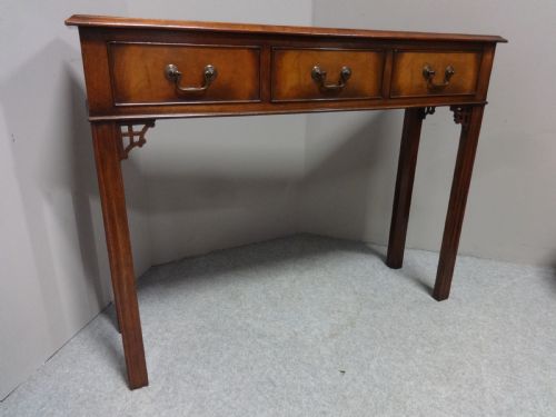Top Quality Mahogany Side Table
