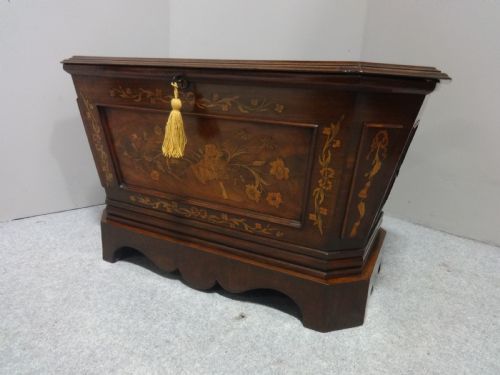 Outstanding Georgian Inlaid Wine Cooler C1790