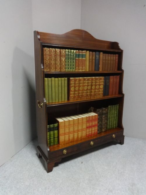Good Mahogany Waterfall Open Bookcase