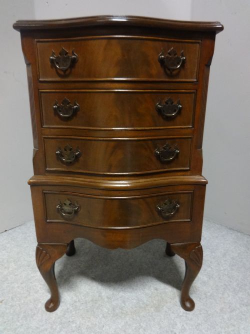 Good Mahogany Chest on Chest of Drawers