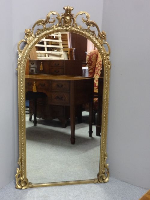 
Good Victorian English Arched Top Gilt Mirror
