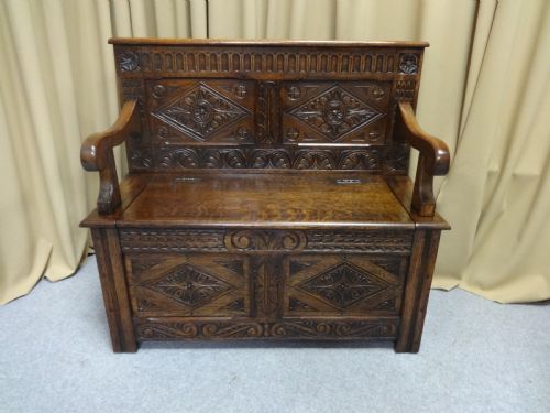 Excellent Quality Oak Monks Bench Settle