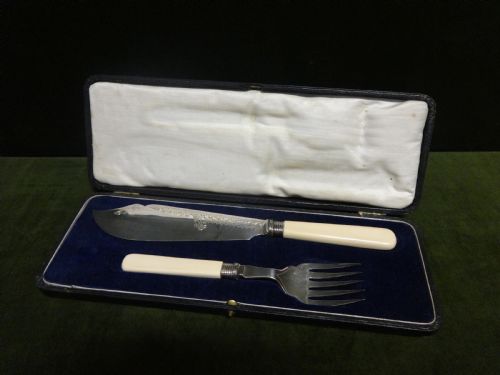 A Good Pair of Victorian Fish Servers