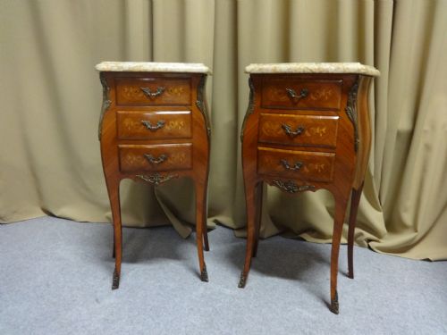 Top Quality Pair French Bombe Shaped Marquetry Bedside Lamp Chests