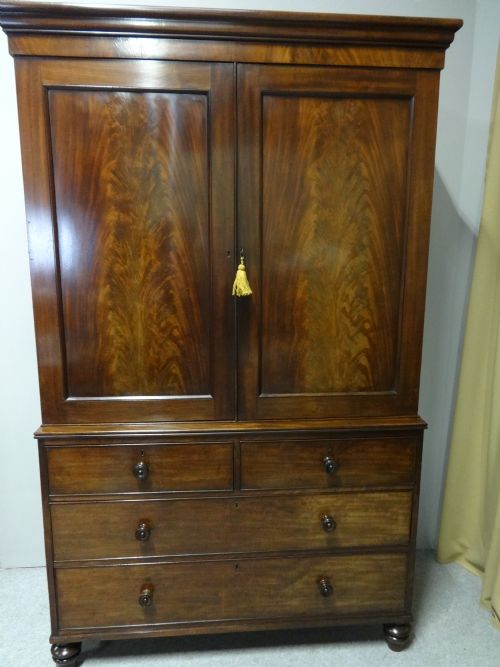 Georgian Mahogany Linen Press Cupboard