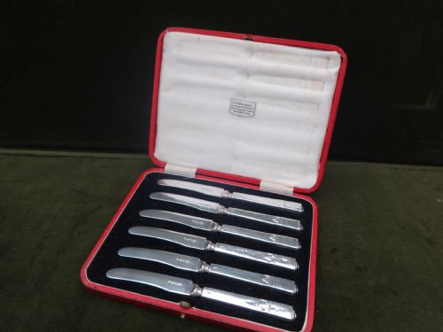 Cased Set of Silver Handled Cake Knives