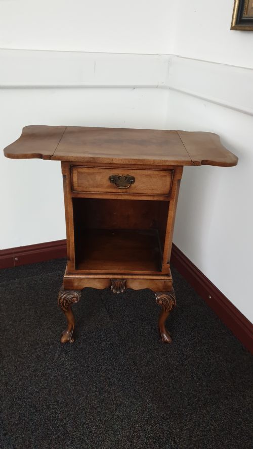 EXCELLENT QUALITY WALNUT CABINET - ADDITIONAL PHOTO 1