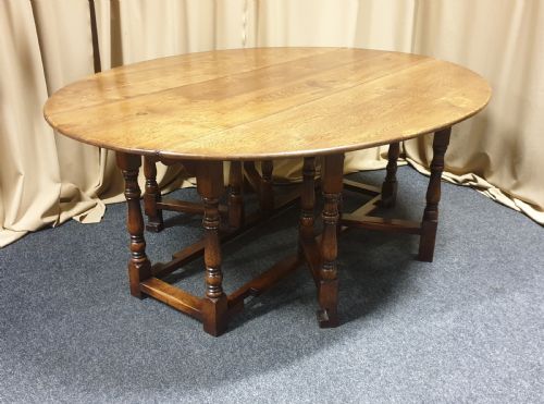Superb 10/12 Seat Oak Drop Leaf Wake Table
