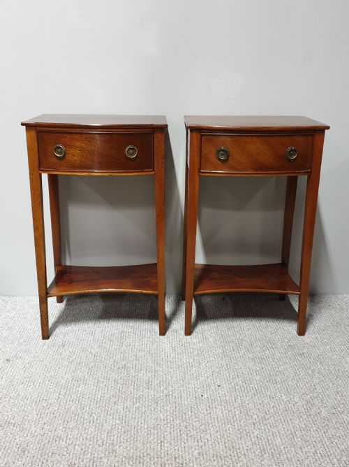 Very Good Pair Mahogany Bedside Lamp Tables