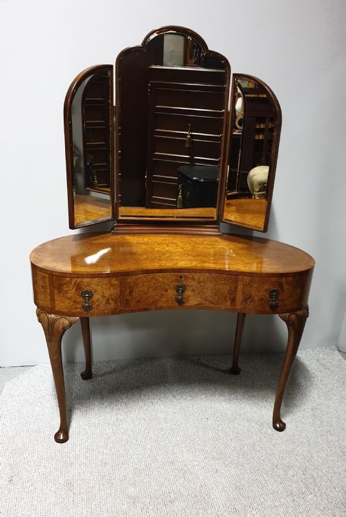 Superb Burr Walnut Dressing Table