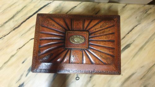 REGENCY LEATHER SEWING BOX - ADDITIONAL PHOTO 3