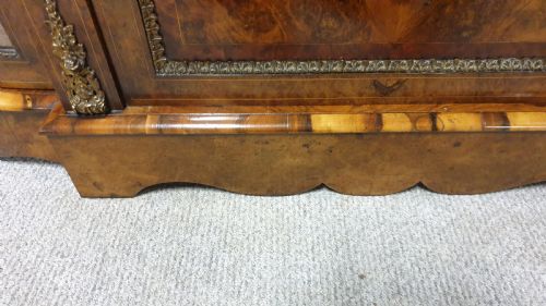SUPERIOR BURR WALNUT CREDENZA - ADDITIONAL PHOTO 4