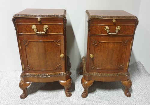 Top Quality Burr Walnut Bedside Lamp Cabinets