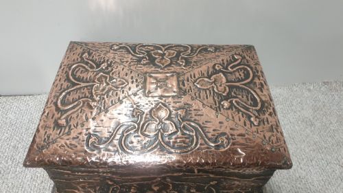 VERY NICE COPPER FIRESIDE BOX - ADDITIONAL PHOTO 3