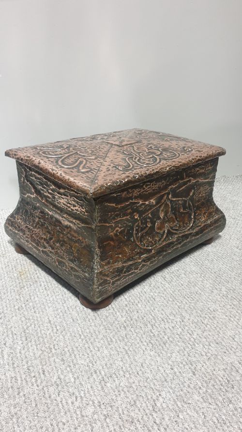 VERY NICE COPPER FIRESIDE BOX - ADDITIONAL PHOTO 4