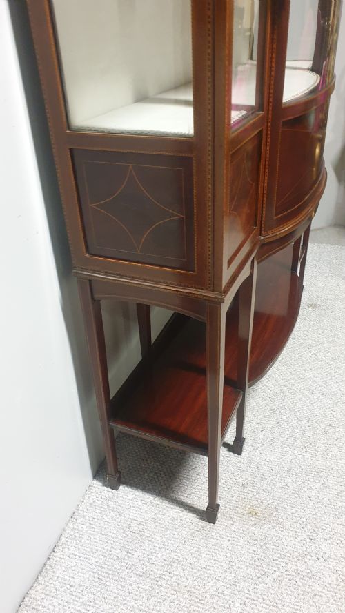 FINE INLAID MAHOGANY DISPLAY CABINET - ADDITIONAL PHOTO 5