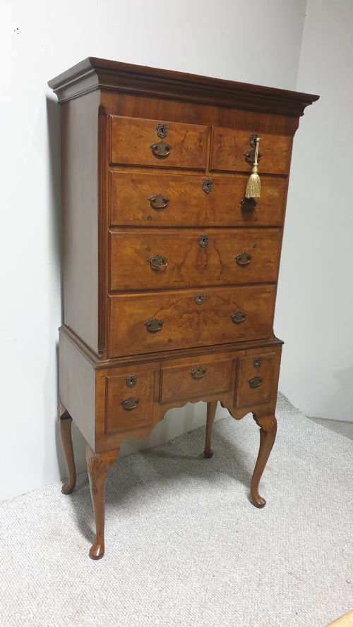 VERY NICE BURR WALNUT CHEST ON STAND - ADDITIONAL PHOTO 1