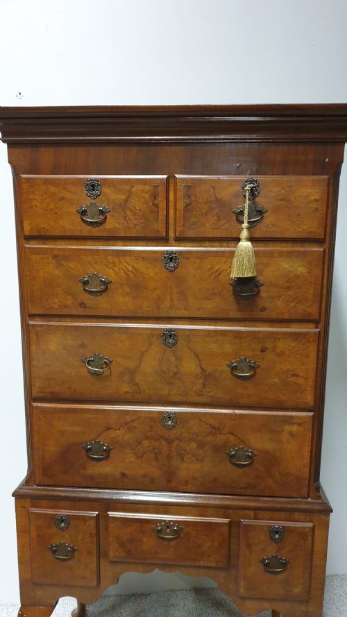 VERY NICE BURR WALNUT CHEST ON STAND - ADDITIONAL PHOTO 3
