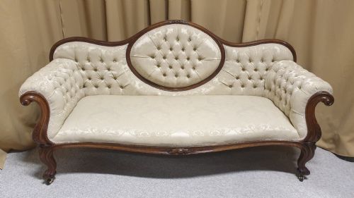 Outstanding Victorian Cameo Backed Mahogany Sofa