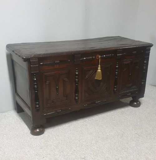 FABULOUS OAK COFFER