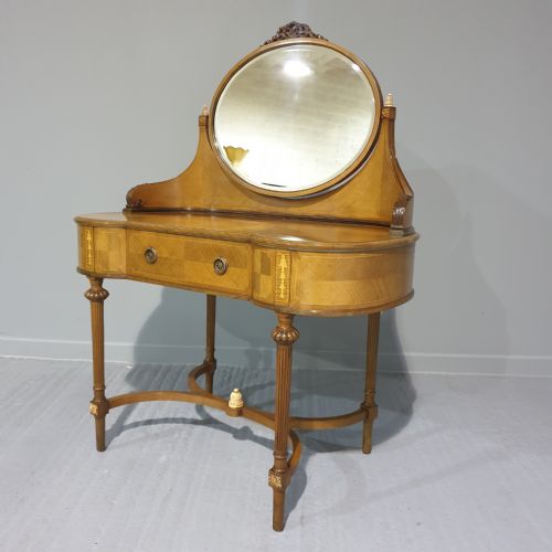 Edwardian Mahogany Inlaid Dressing Table