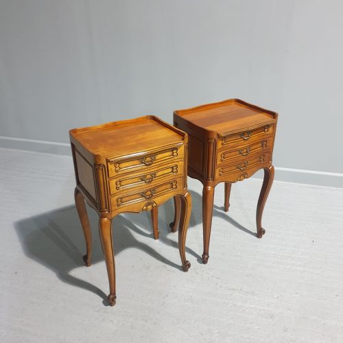 PAIR FRENCH MAHOGANY BEDSIDE LAMP TABLES - ADDITIONAL PHOTO 3